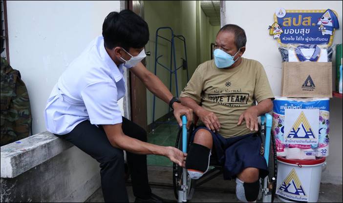 ‘รมว.สุชาติ’ สั่งการ ‘สปส.’ เรืออากาศเอกหญิง ศุภพร ลงพื้นที่ดูแลผู้ประกันตนทุพพลภาพ จังหวัดภูเก็ต