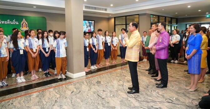 เยาวชนเชื้อสายไทยคืนถิ่น เข้าพบนายกฯ-ครม. เล่าความภูมิใจในเชื้อสายไทย ความประทับใจในการเข้าร่วมโครงการเยาวชนเชื้อสายไทยคืนถิ่น ประจำปี 2566 พร้อมโชว์ความสามารถด้านศิลปวัฒนธรรมไทย  