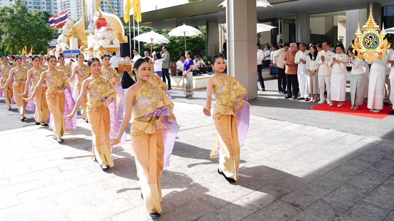 จัดพิธีเจริญพระพุทธมนต์หล่อเทียนพรรษา พิธีปล่อยขบวนรถเทียนพรรษา พุทธศักราช 2567 